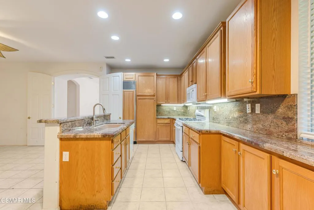 3160 China Fir Place, Simi Valley, California 93065 home-pic-10