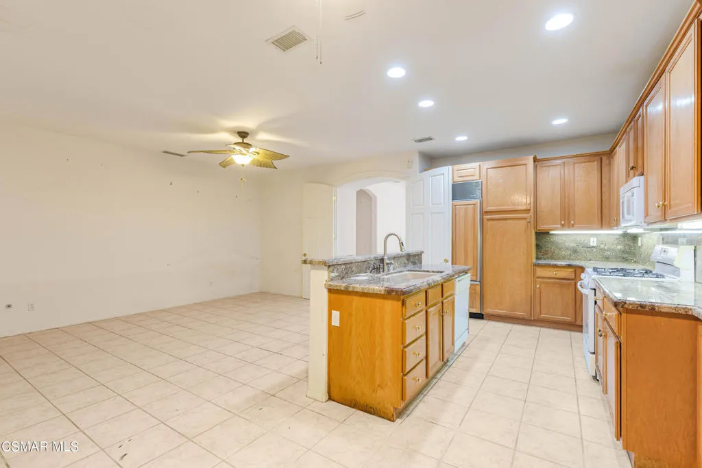 3160 China Fir Place, Simi Valley, California 93065 home-pic-9