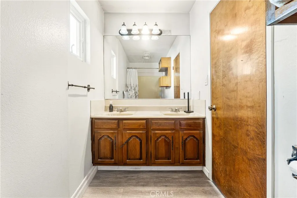 7840 Pioneer Boulevard, Whittier, California 90606 home-pic-34