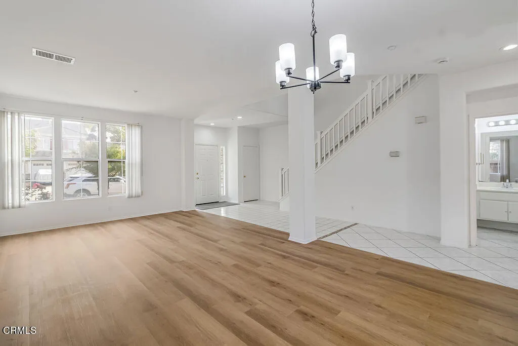 701 Olivia Drive, Oxnard, California 93030 home-pic-6