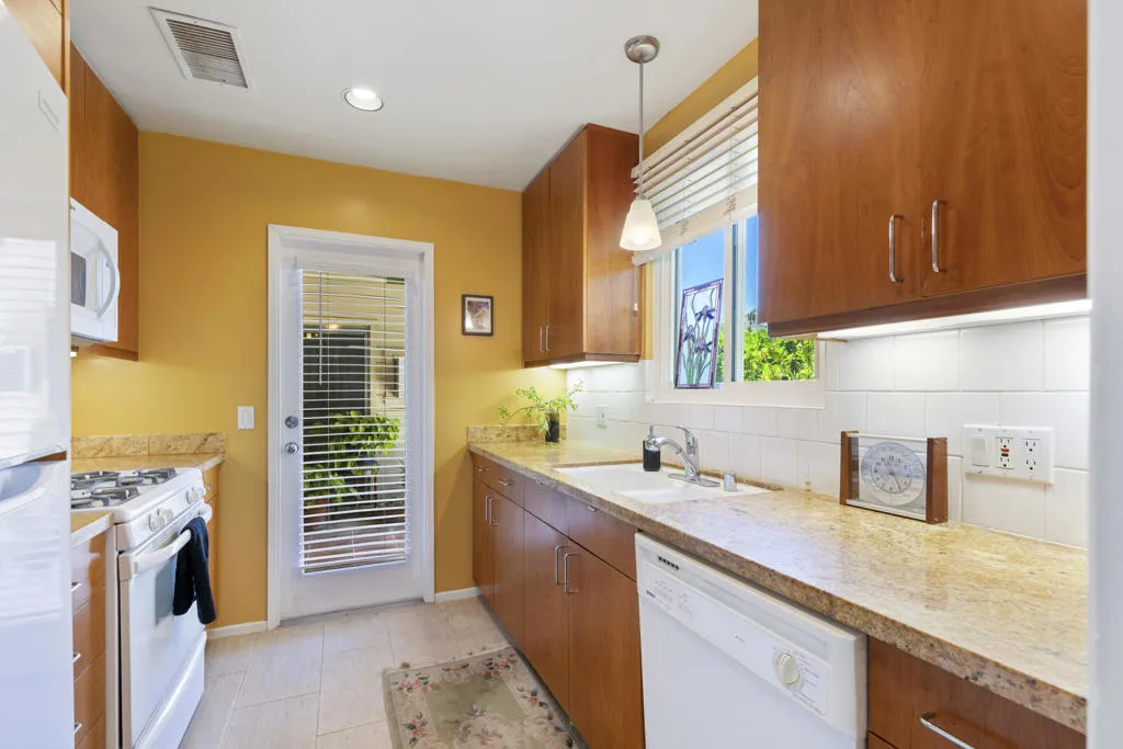 68286 Grandview Avenue, Cathedral City, California 92234 home-pic-4