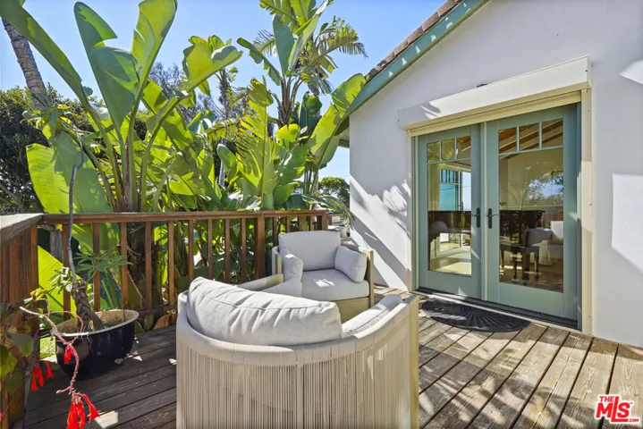 6052 Merritt Drive, Malibu, California 90265