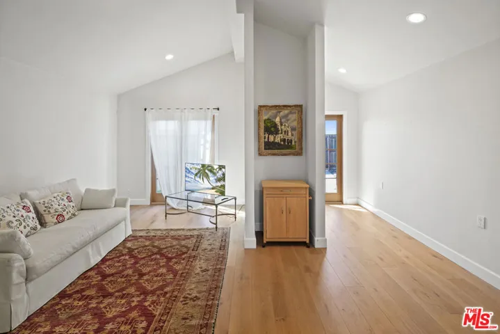 6052 Merritt Drive, Malibu, California 90265