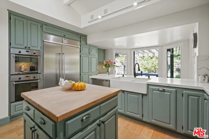 6052 Merritt Drive, Malibu, California 90265