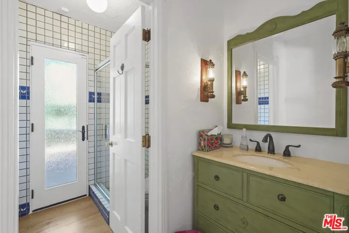 6052 Merritt Drive, Malibu, California 90265
