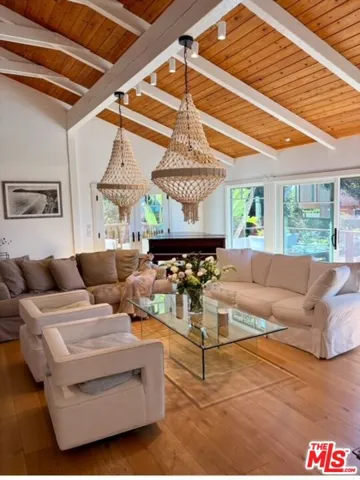 6052 Merritt Drive, Malibu, California 90265