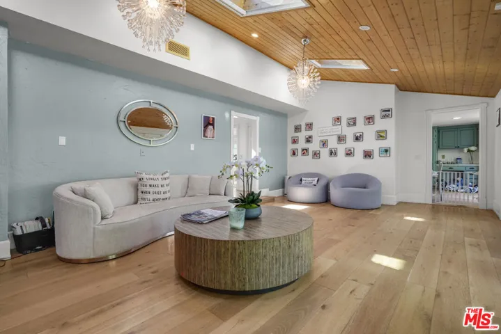 6052 Merritt Drive, Malibu, California 90265