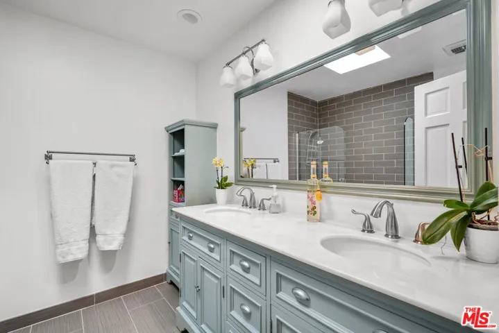 6052 Merritt Drive, Malibu, California 90265