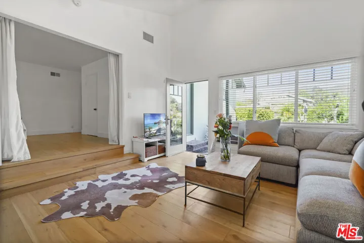 6052 Merritt Drive, Malibu, California 90265