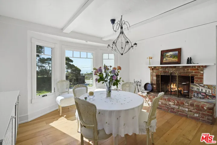 6052 Merritt Drive, Malibu, California 90265