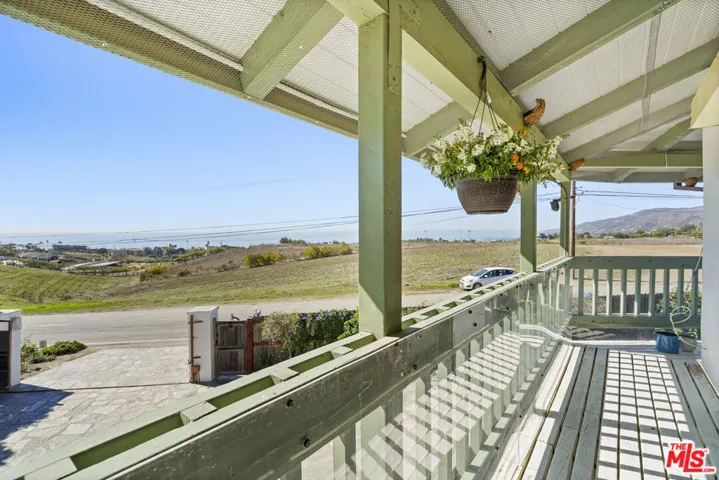 6052 Merritt Drive, Malibu, California 90265