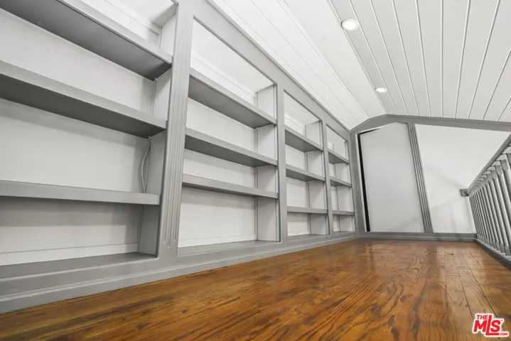 6052 Merritt Drive, Malibu, California 90265