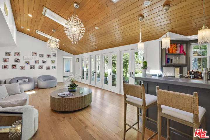 6052 Merritt Drive, Malibu, California 90265