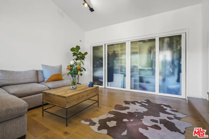 6052 Merritt Drive, Malibu, California 90265