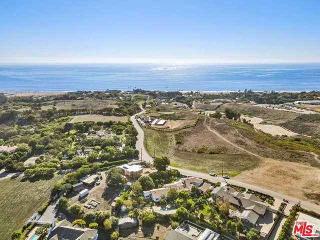 6052 Merritt Drive, Malibu, California 90265