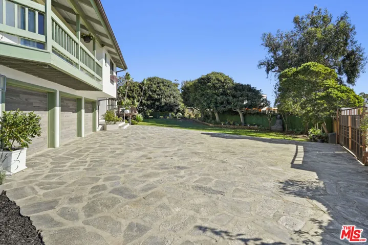 6052 Merritt Drive, Malibu, California 90265