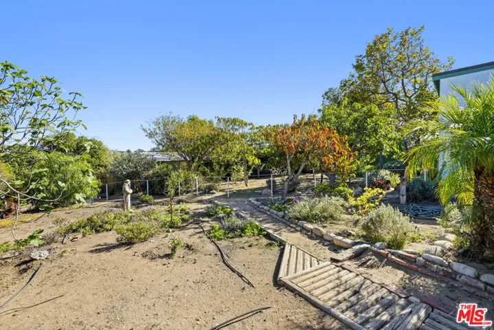 6052 Merritt Drive, Malibu, California 90265