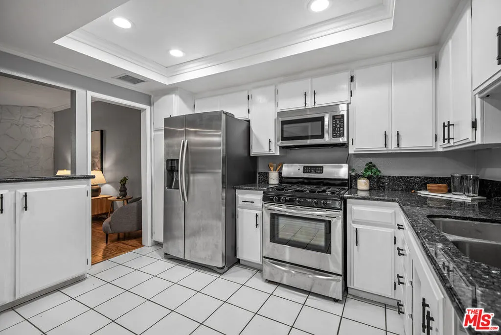 8160 Manitoba Street 208, Playa Del Rey, California 90293 home-pic-5