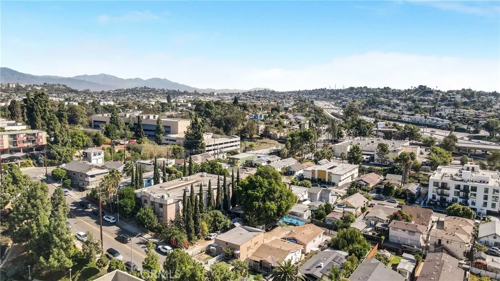 1140 N Chicago, Los Angeles, California 90033 home-pic-11