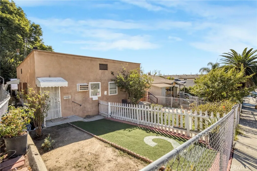 1140 N Chicago, Los Angeles, California 90033 home-pic-4