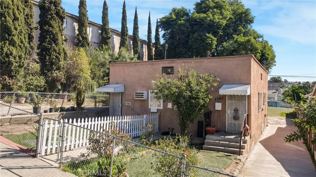1140 N Chicago, Los Angeles, California 90033 home-pic-13