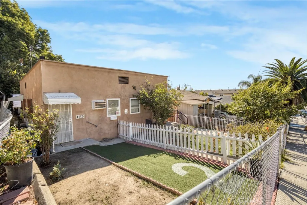 1140 N Chicago, Los Angeles, California 90033 home-pic-4