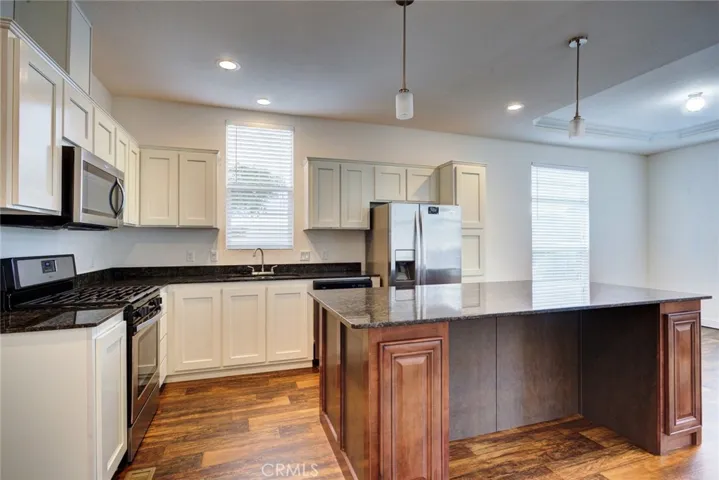 Flows from Living Room to Kitchen