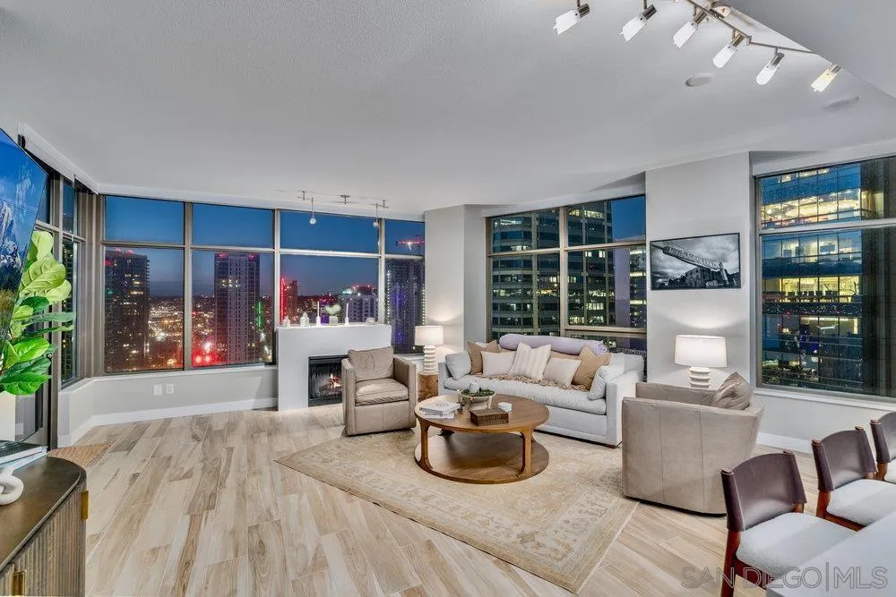 700 W E St 2404, San Diego, California 92101 home-pic-19