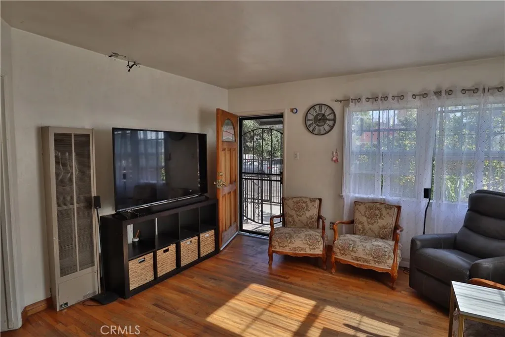 1149 Camulos, Los Angeles, California 90023 home-pic-5