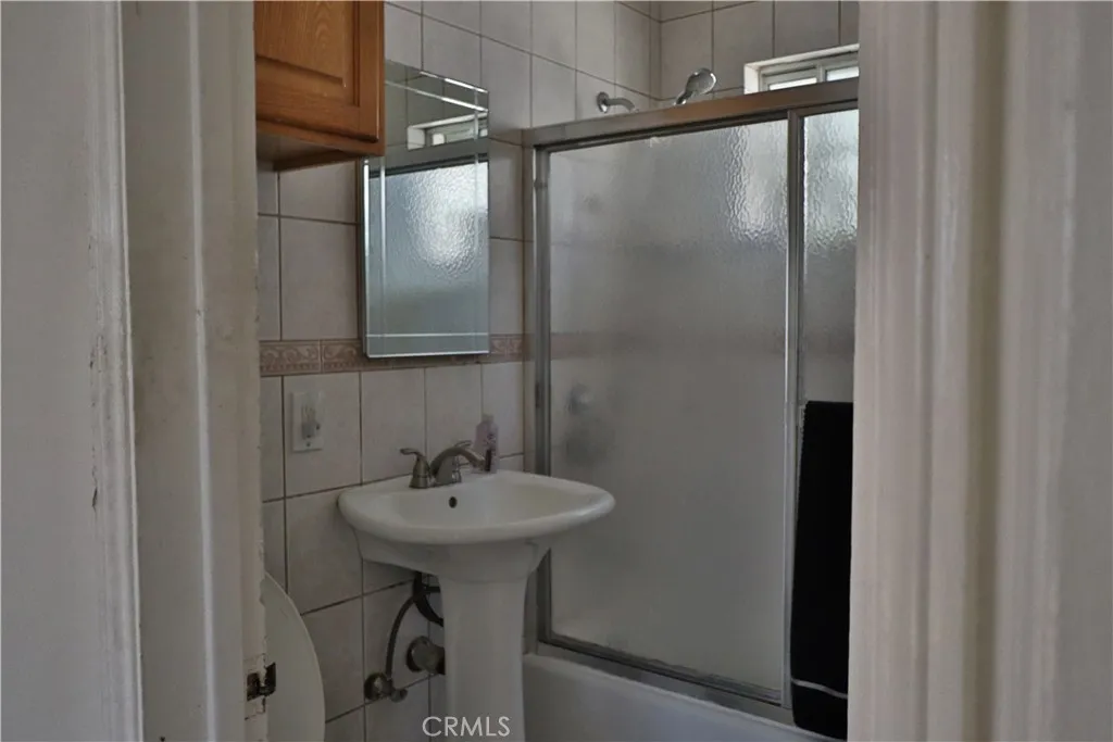 1149 Camulos, Los Angeles, California 90023 home-pic-9