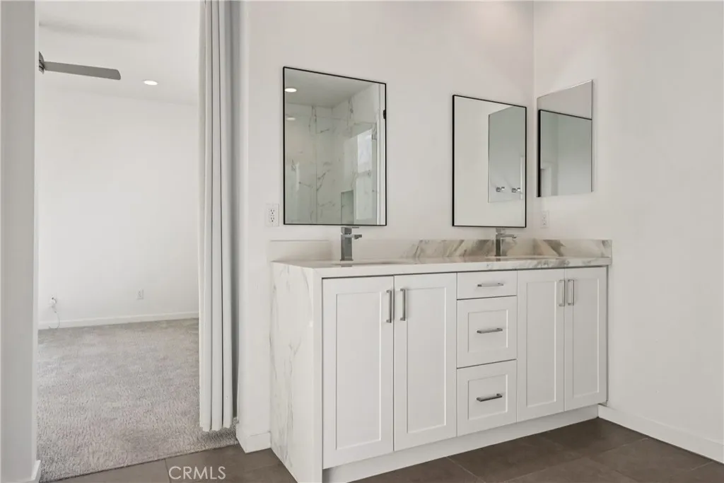 170 Fable, Irvine, California 92618 home-pic-25