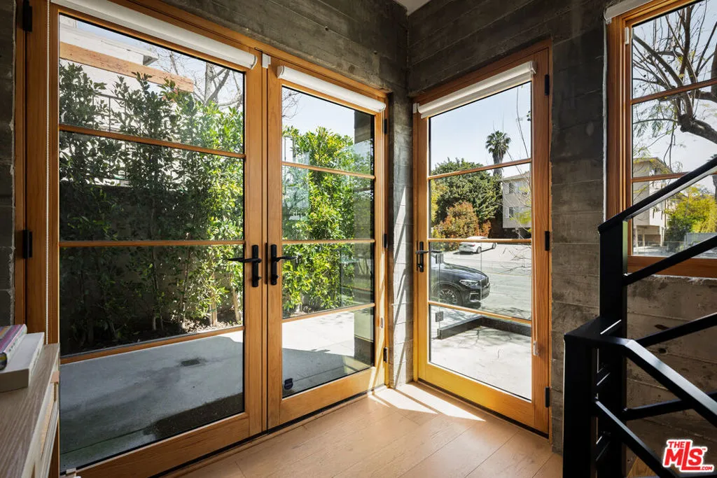 1033 N Vista Street D, West Hollywood, California 90046 home-pic-20