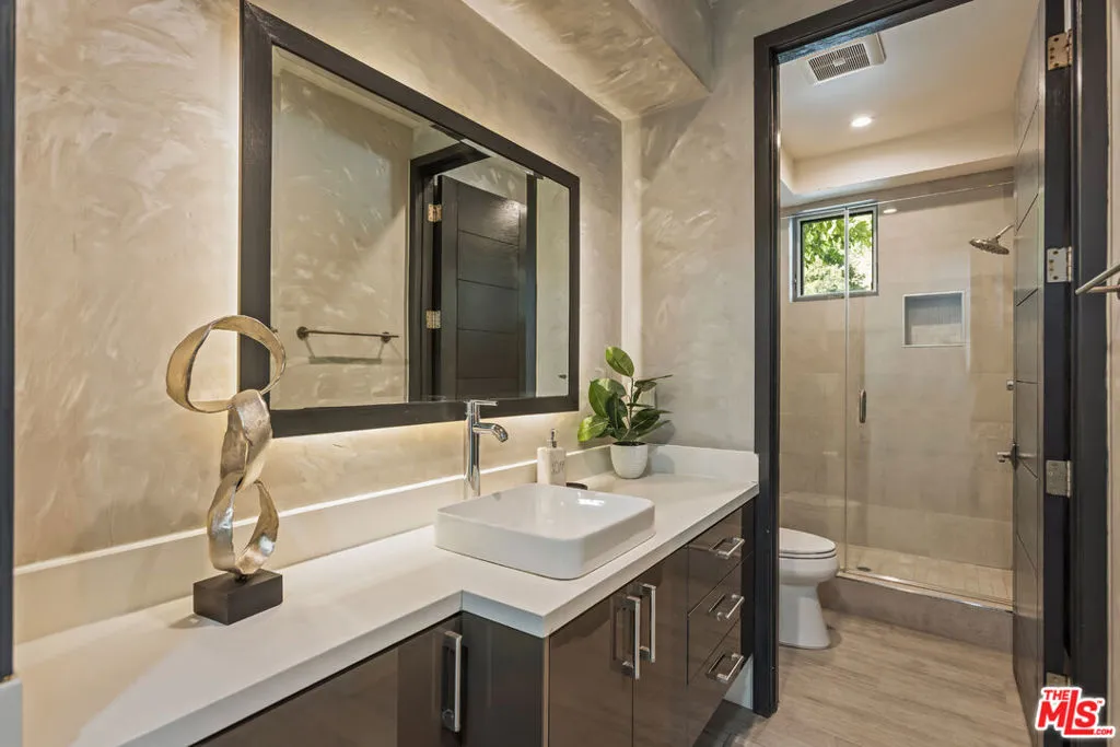 4230 Valley Meadow Road, Encino, California 91436 home-pic-33