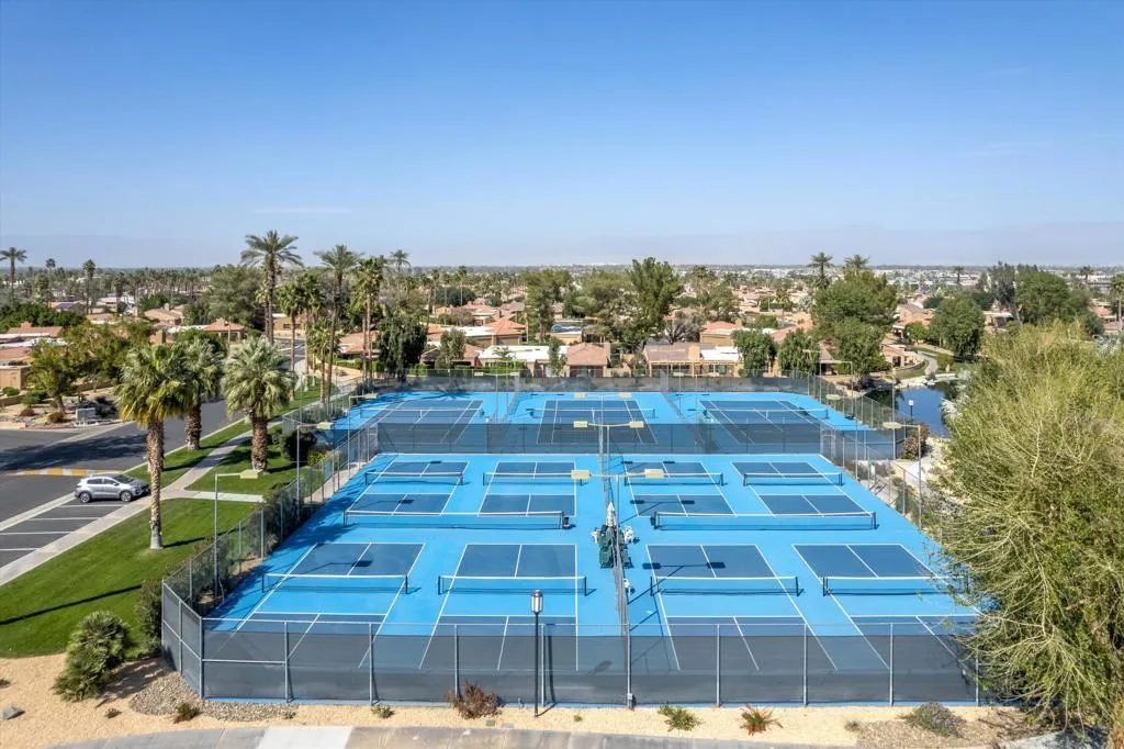 44059 Chamonix Court, Palm Desert, California 92260 home-pic-32