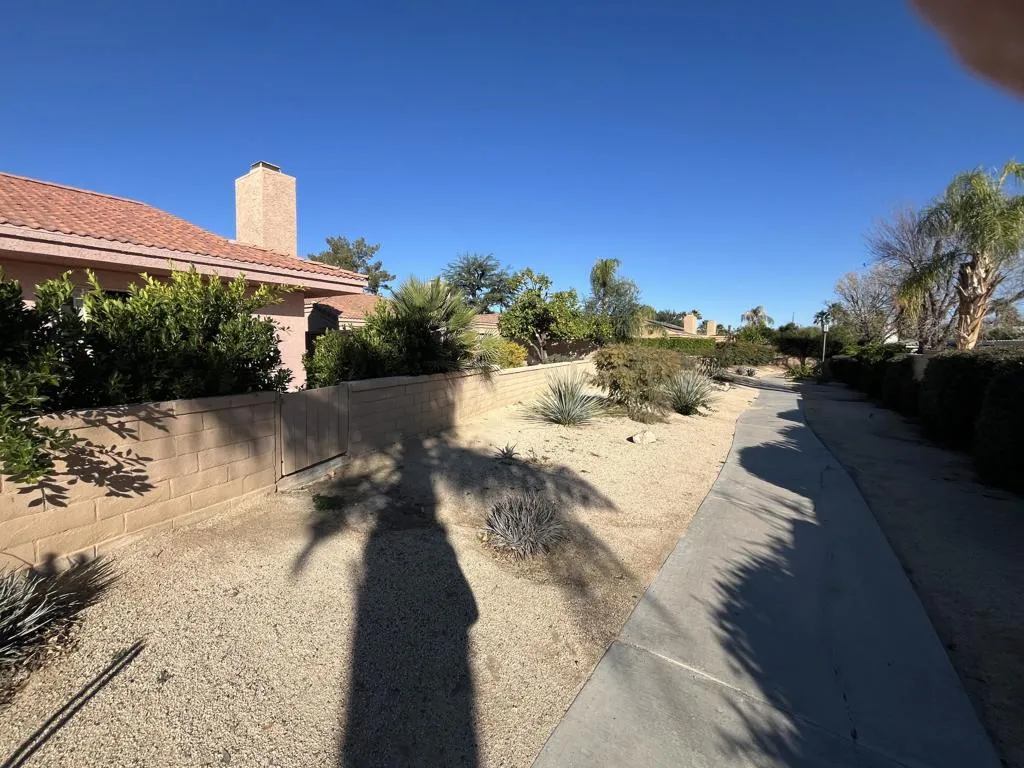 44059 Chamonix Court, Palm Desert, California 92260 home-pic-40