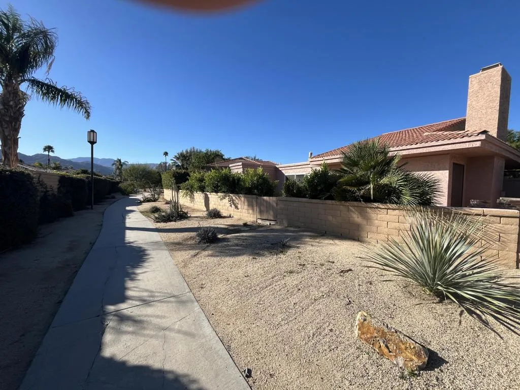 44059 Chamonix Court, Palm Desert, California 92260 home-pic-41