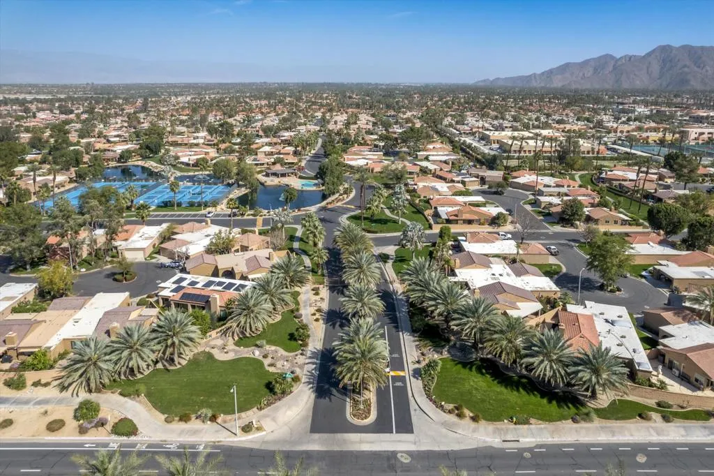 44059 Chamonix Court, Palm Desert, California 92260 home-pic-24