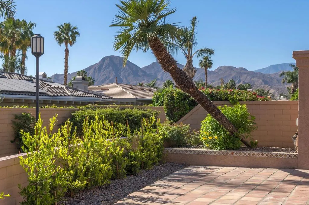 44059 Chamonix Court, Palm Desert, California 92260 home-pic-11