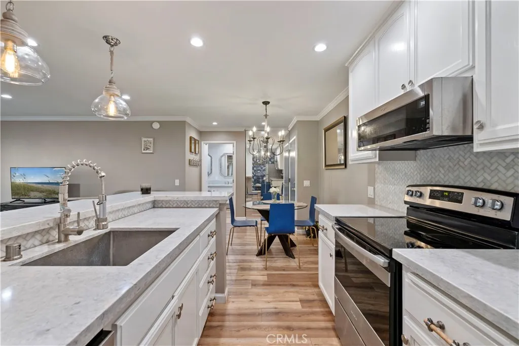 23515 Lyons 225, Valencia, California 91355 home-pic-5