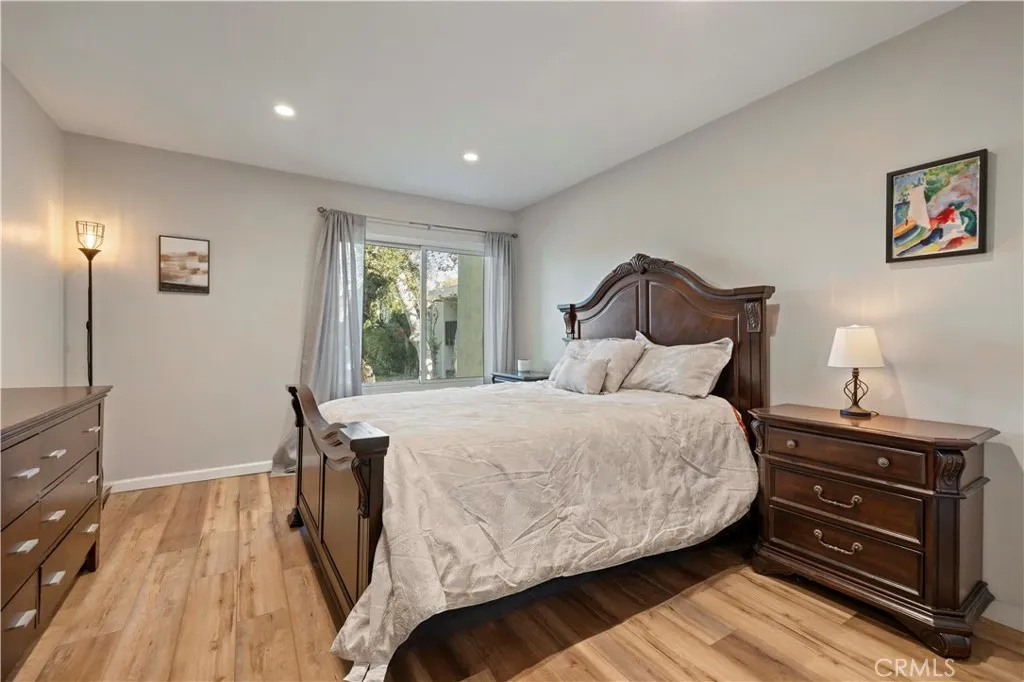 23515 Lyons 225, Valencia, California 91355 home-pic-9