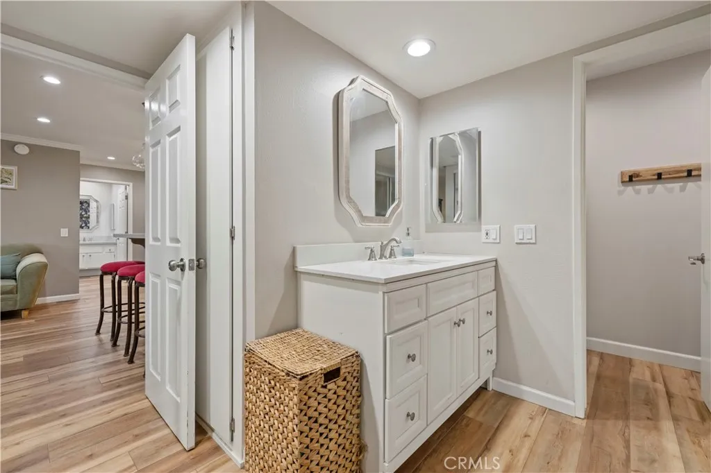23515 Lyons 225, Valencia, California 91355 home-pic-10
