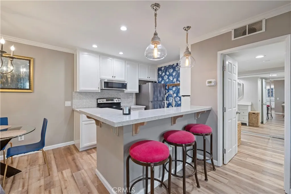 23515 Lyons 225, Valencia, California 91355 home-pic-4