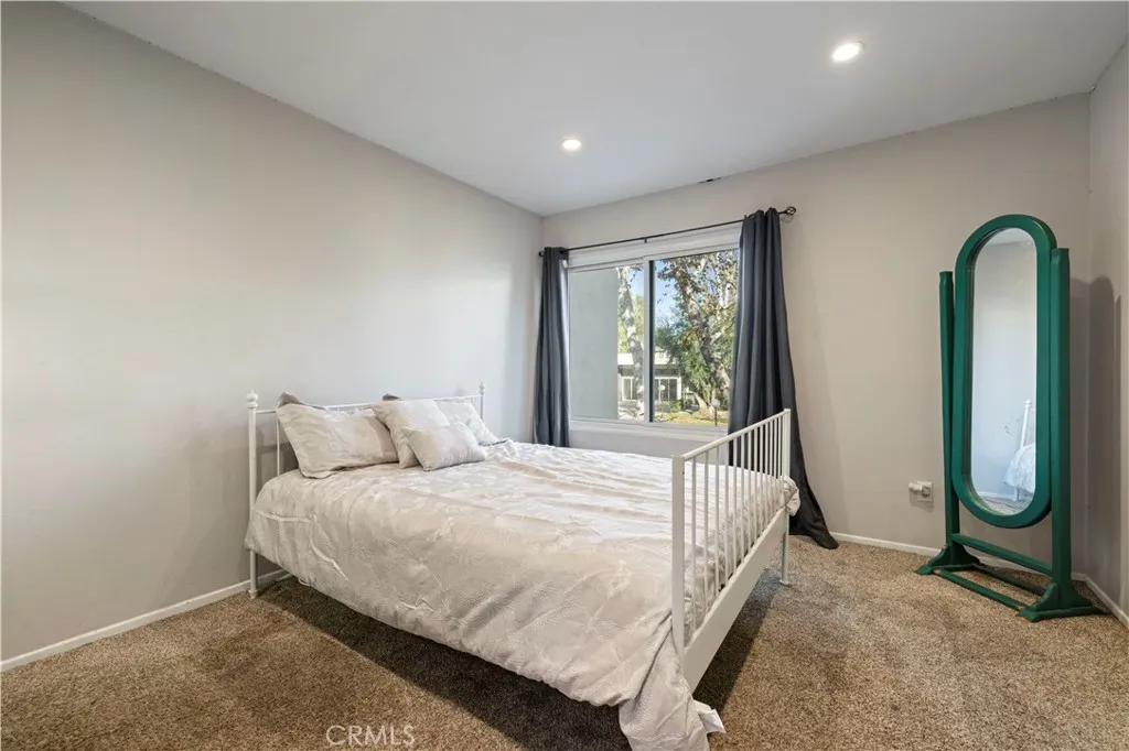 23515 Lyons 225, Valencia, California 91355 home-pic-14
