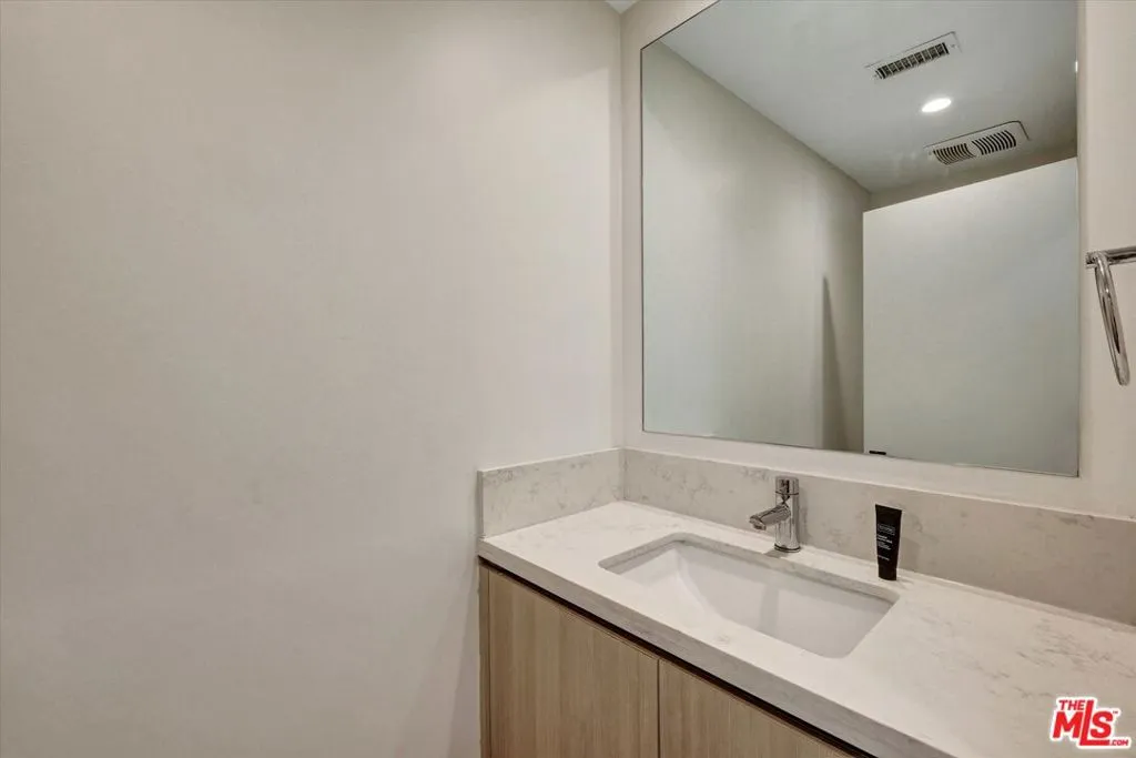 1249 N Formosa Avenue, West Hollywood, California 90046 home-pic-28