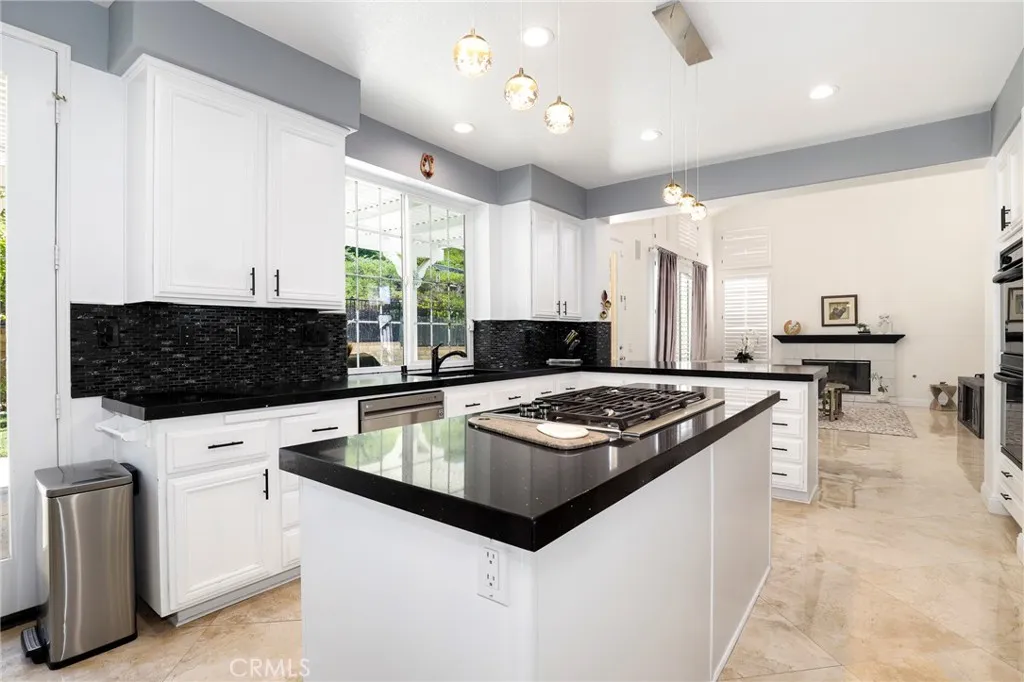 29668 Mammoth, Canyon Country, California 91387 home-pic-17