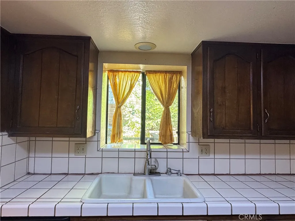 31120 Mountain Oak, Running Springs, California 92382 home-pic-24