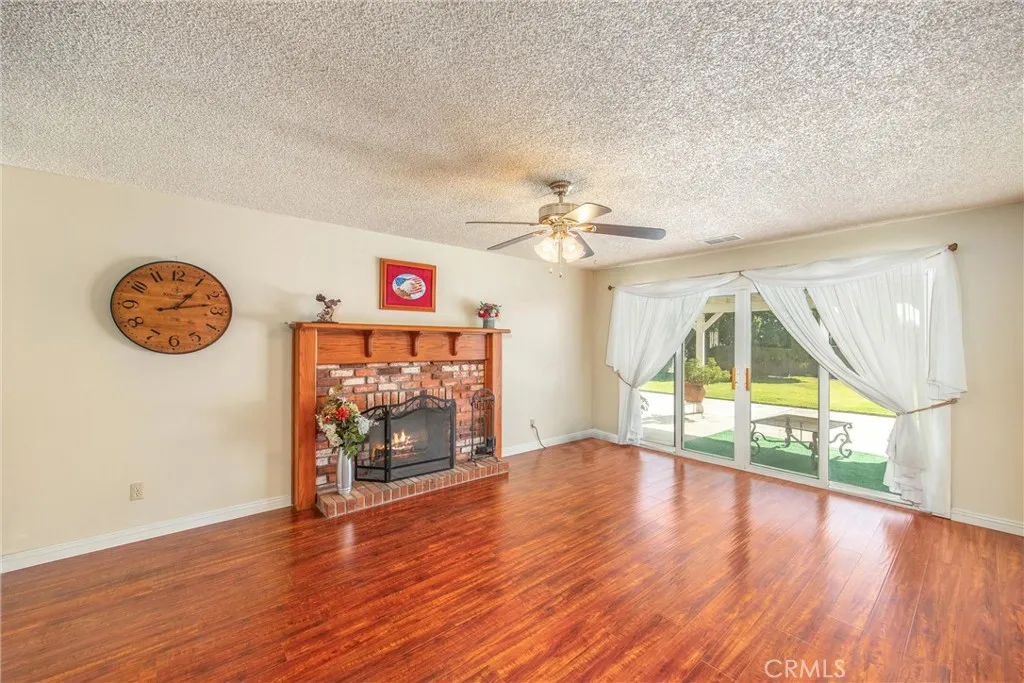 17331 Seville Court, Fontana, California 92335 home-pic-5