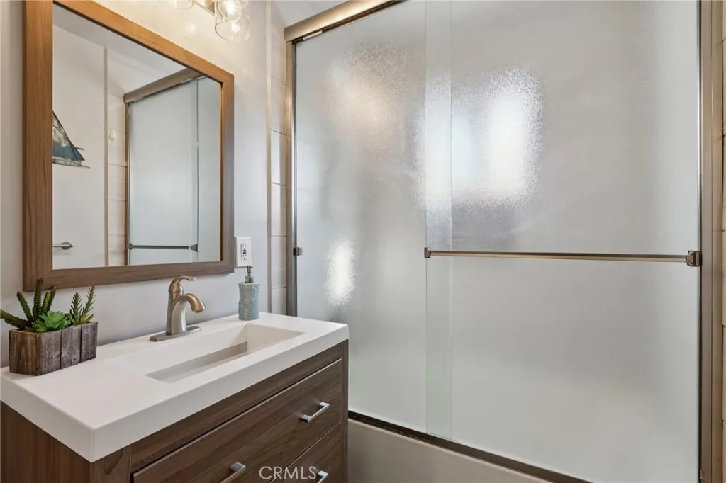 8441 Alameda, Downey, California 90242 home-pic-22
