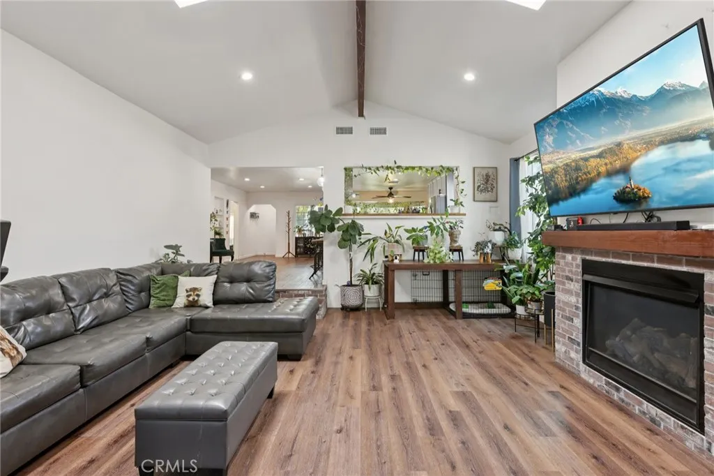 8441 Alameda, Downey, California 90242 home-pic-11