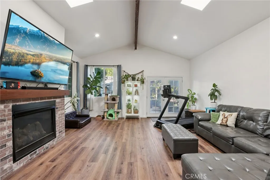 8441 Alameda, Downey, California 90242 home-pic-12